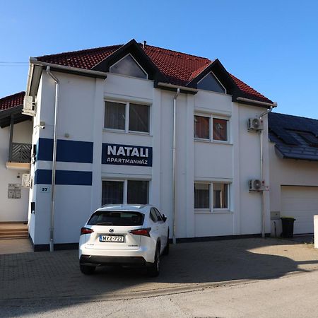 Natali Apartmanhaz Eger Exteriör bild