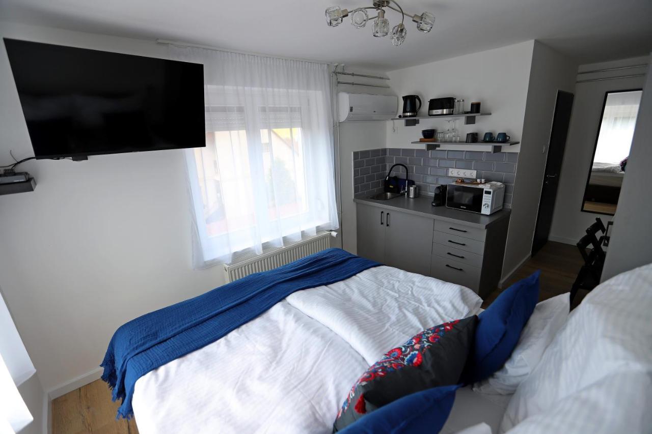 Natali Apartmanhaz Eger Exteriör bild