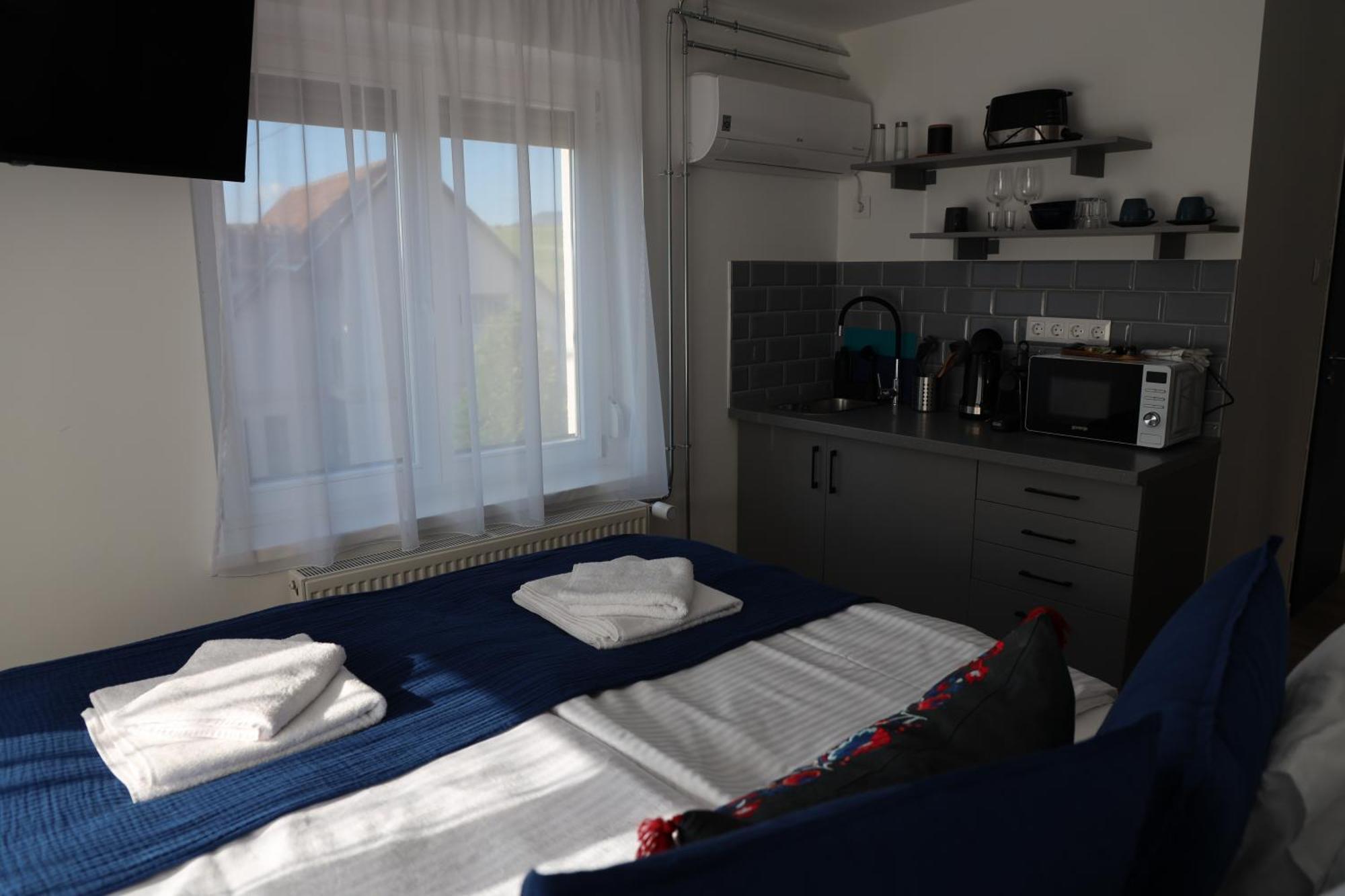 Natali Apartmanhaz Eger Exteriör bild